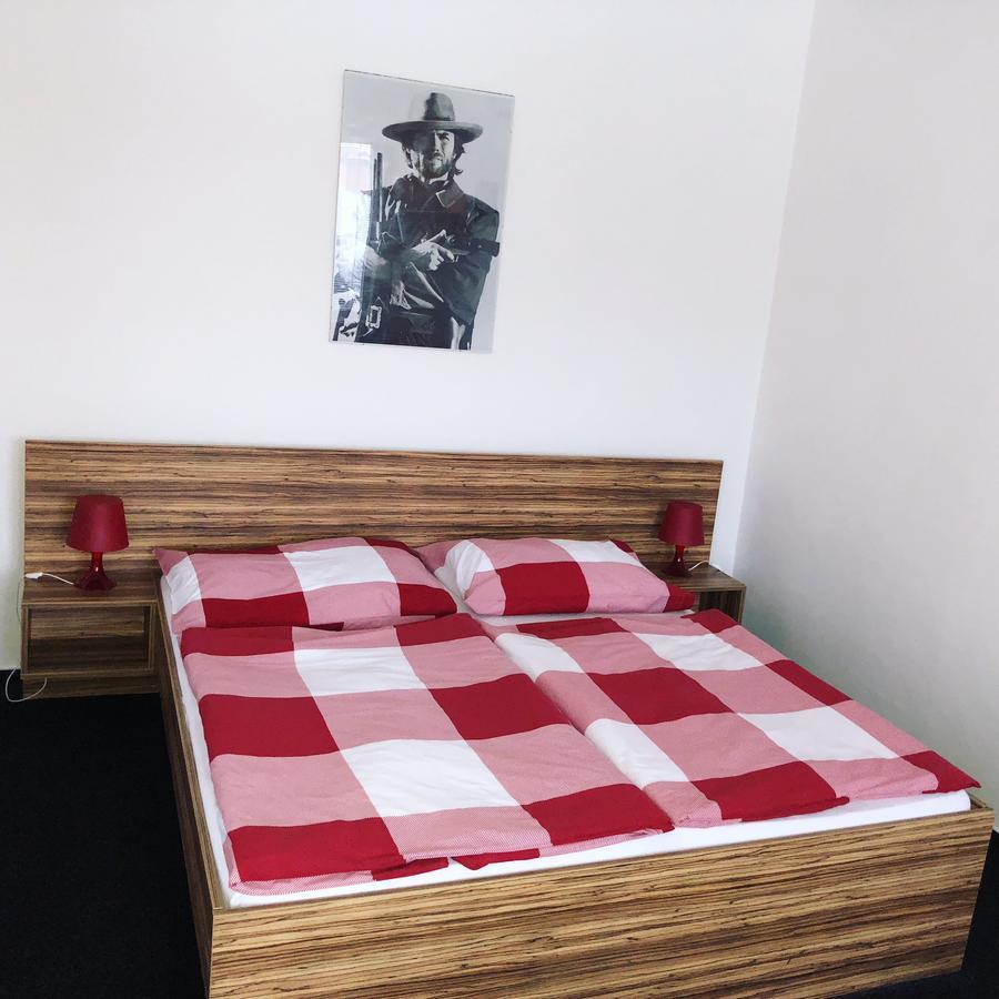 Penzion Dmz Ostrava Luaran gambar